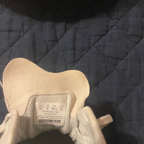 Lululemon Strongfeet Training Shoe - Picture 2 of 6